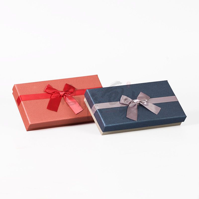 Custom Luxury White Cardboard Gift Box High Gloss Cardboard Boxes Packaging
