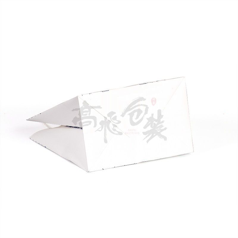 OEM Custom Luxury Gift Craft Shopping White Kraft Paper Bag With Handle Manufacturer Gift Paper Bag