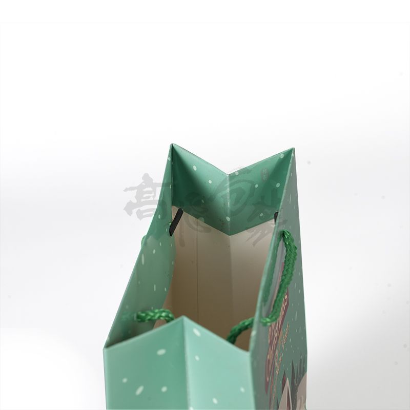 Factory Wholesale Custom Merry Christmas Paper Gift Bag With Handles