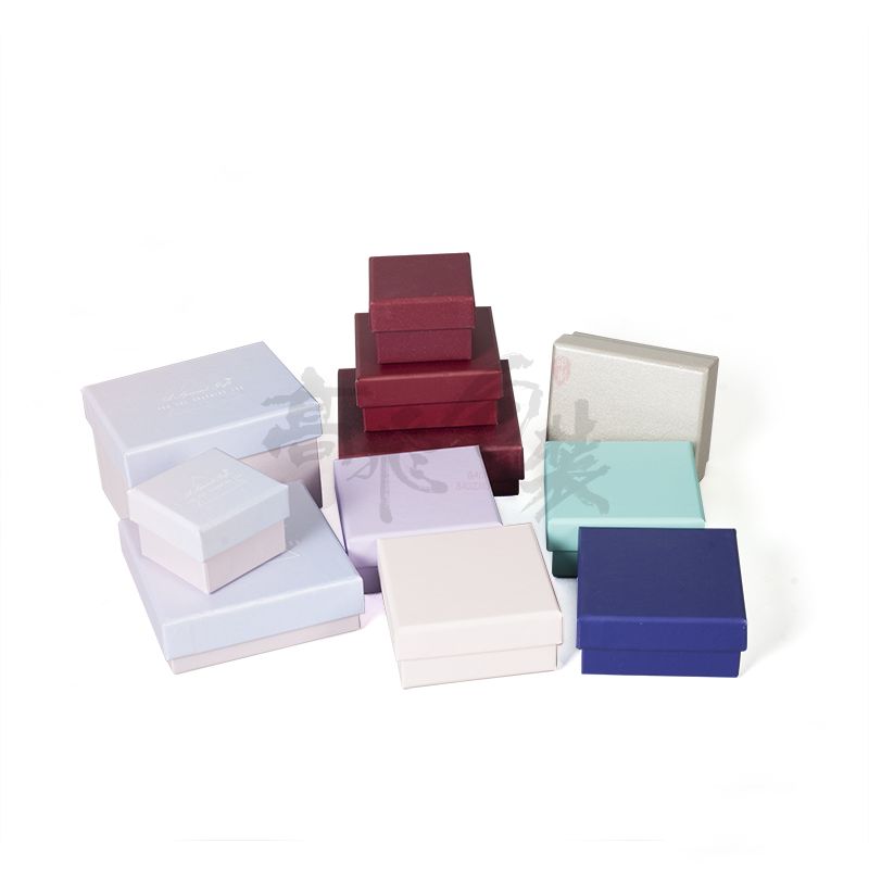 China Factory Small Gift Paper Fancy Decorative Tags Closed Bags With Handles