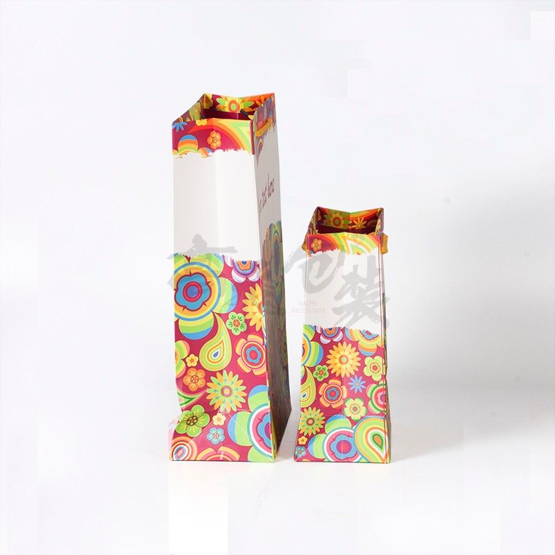 Custom Red Recyclable Reusable Flat Foldable Candy Packaging Paper Bag with Rope Handle
