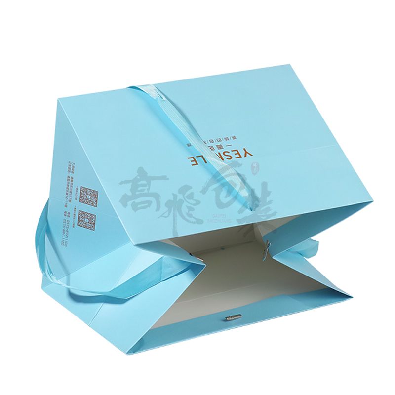 Big Gift Christmas Paper Packaging Bags In Bulk With Logos